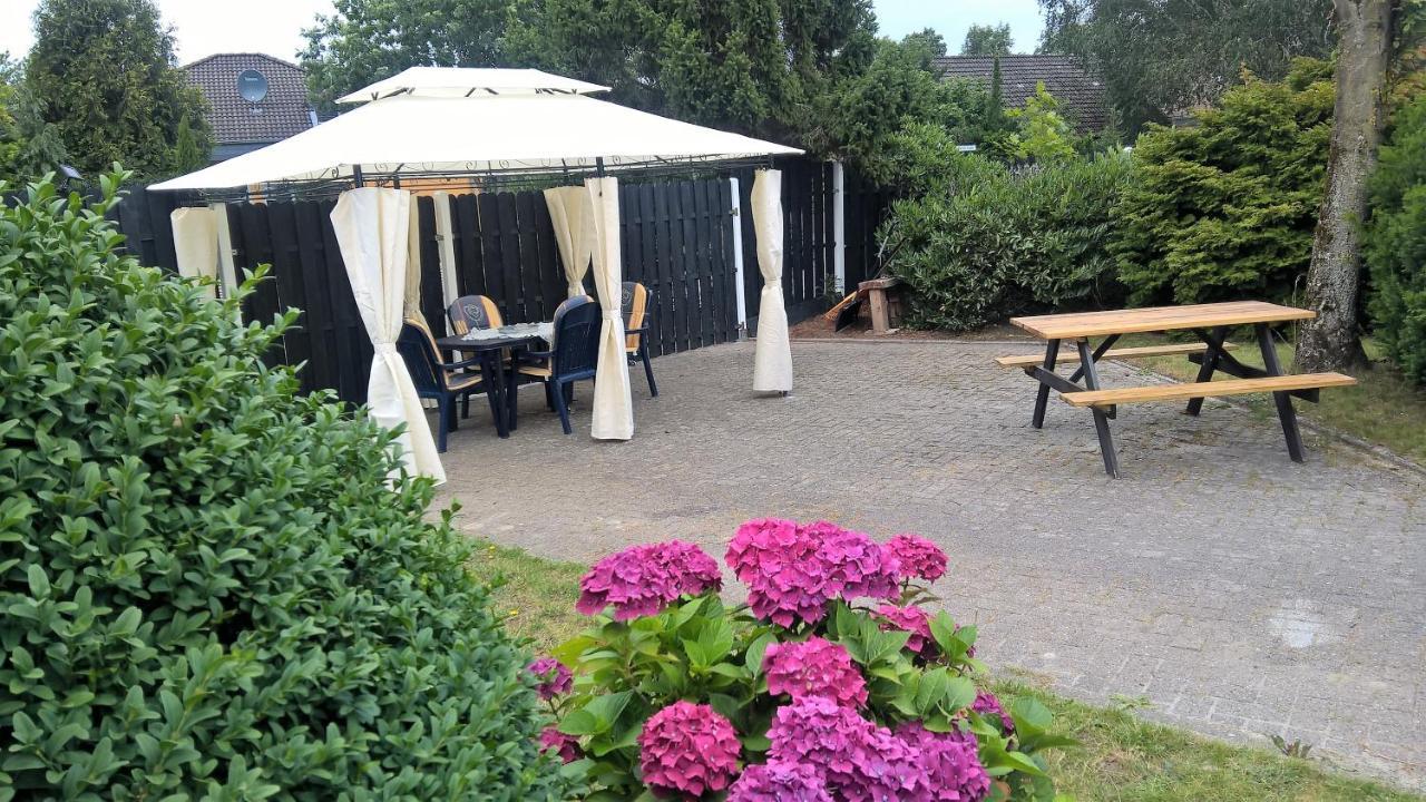 Ferienwohnung Mit Eigenem Garten In Schortens Exteriér fotografie